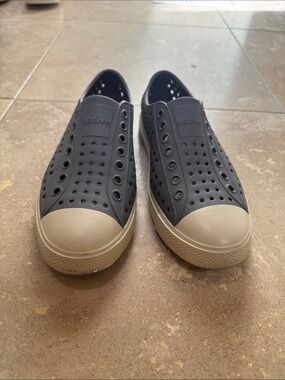 Native Jefferson Shoes - Gravity Grey/Shell Bone Marrow
